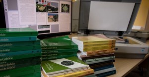 Biblioteka Uniwersytecka buduje platformę dla naukowych czasopism regionalnych. Do papierowych artykułów zajrzymy online!